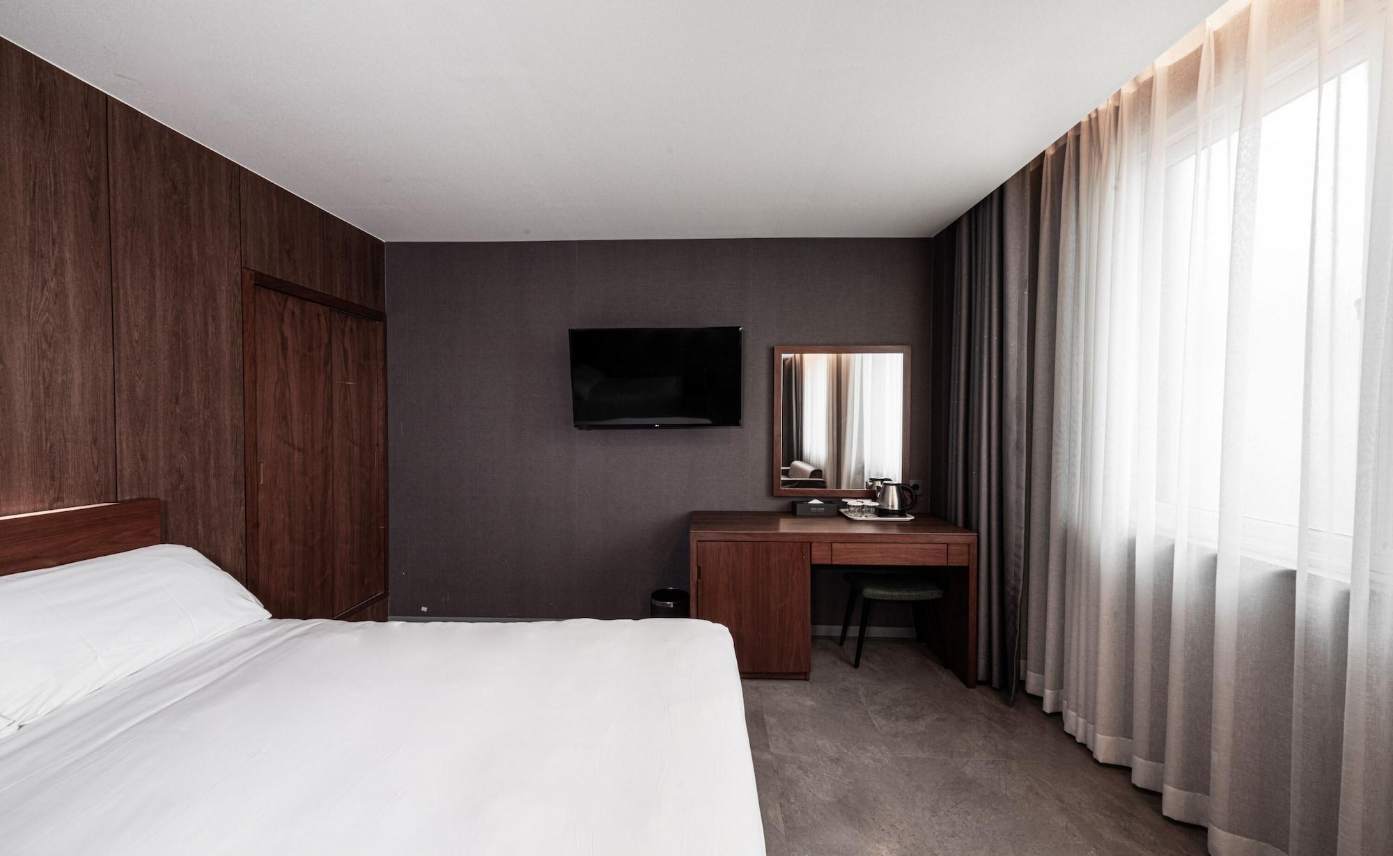 Itaewon Crown Hotel Seoul Exterior photo