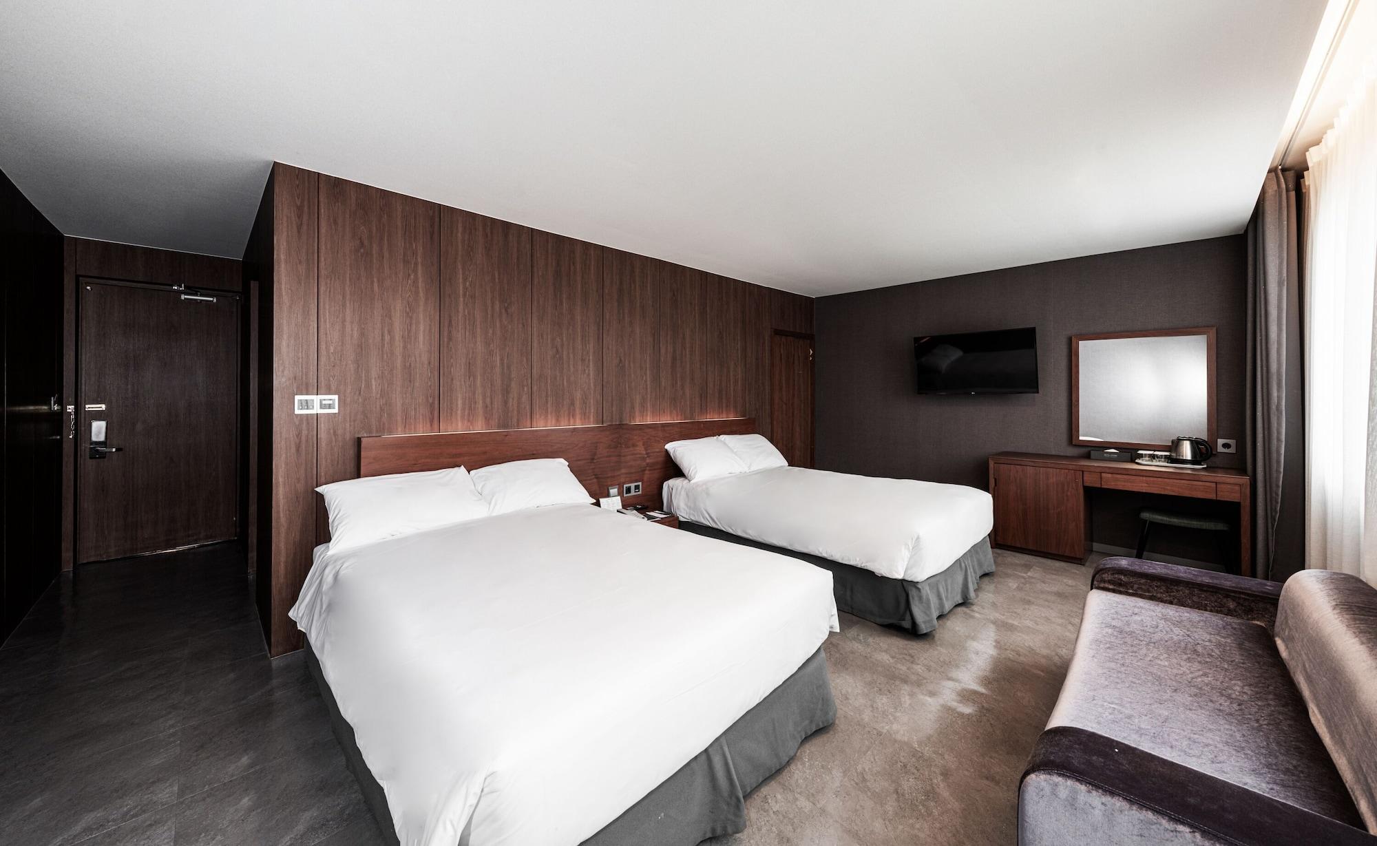 Itaewon Crown Hotel Seoul Exterior photo