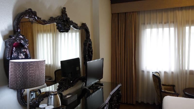 Itaewon Crown Hotel Seoul Exterior photo